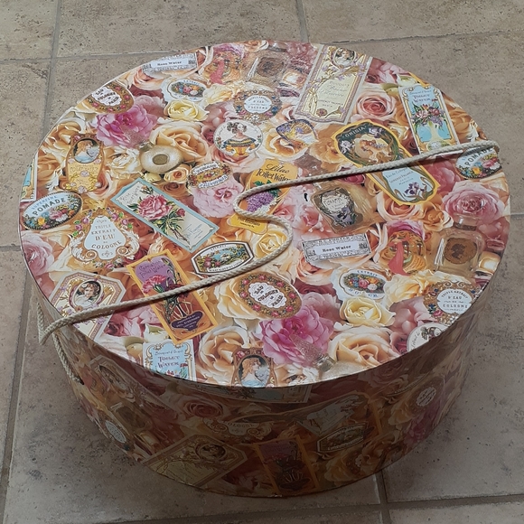 👒 SOLD Vintage Straw Pink/Cream Flower Veiled Hat - Picture 6 of 6